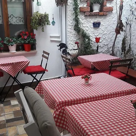 Rum i privatbostad Teos Butik