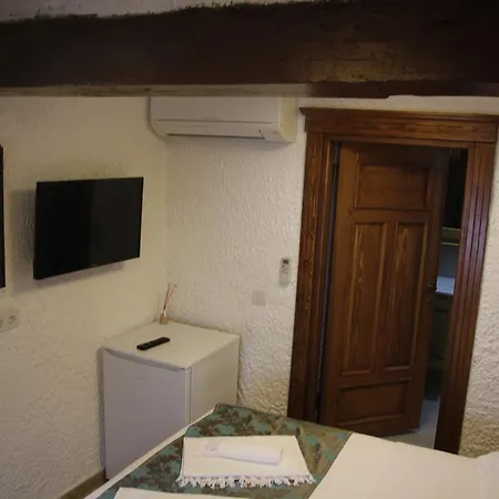 Habitación en casa particular Teos Butik