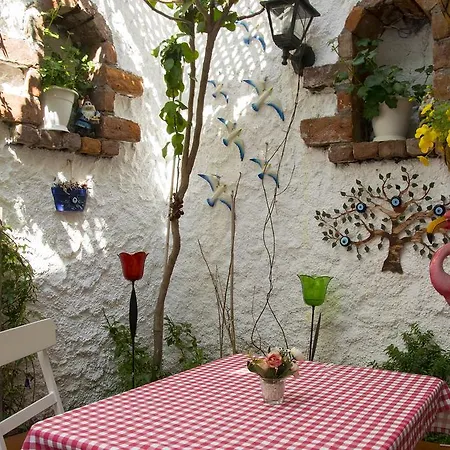 Habitación en casa particular Teos Butik