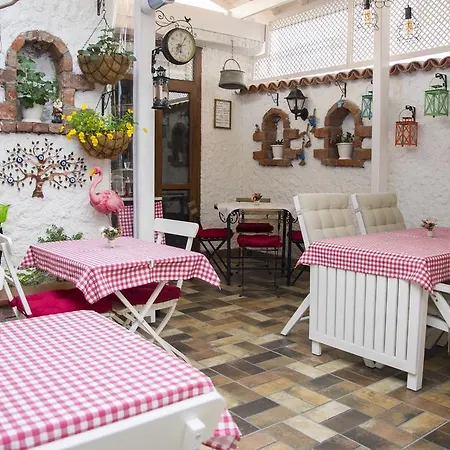 Teos Butik ホームステイ Siğacık